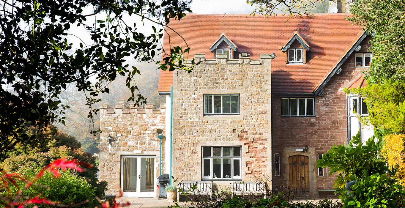 Caer Llan House